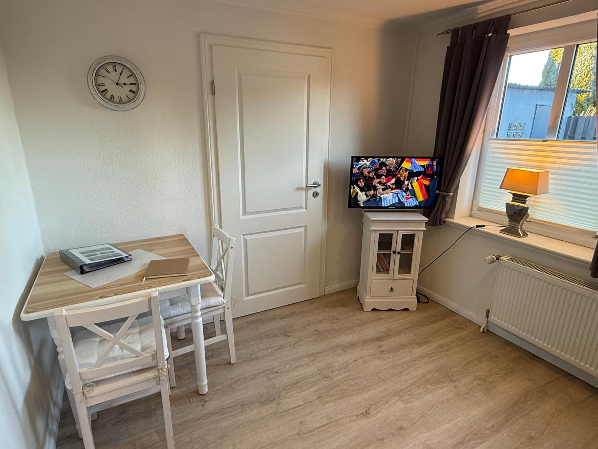 הוסום Ferienwohnung „Ole Karkenwech“ Husum-Roedemis מראה חיצוני תמונה