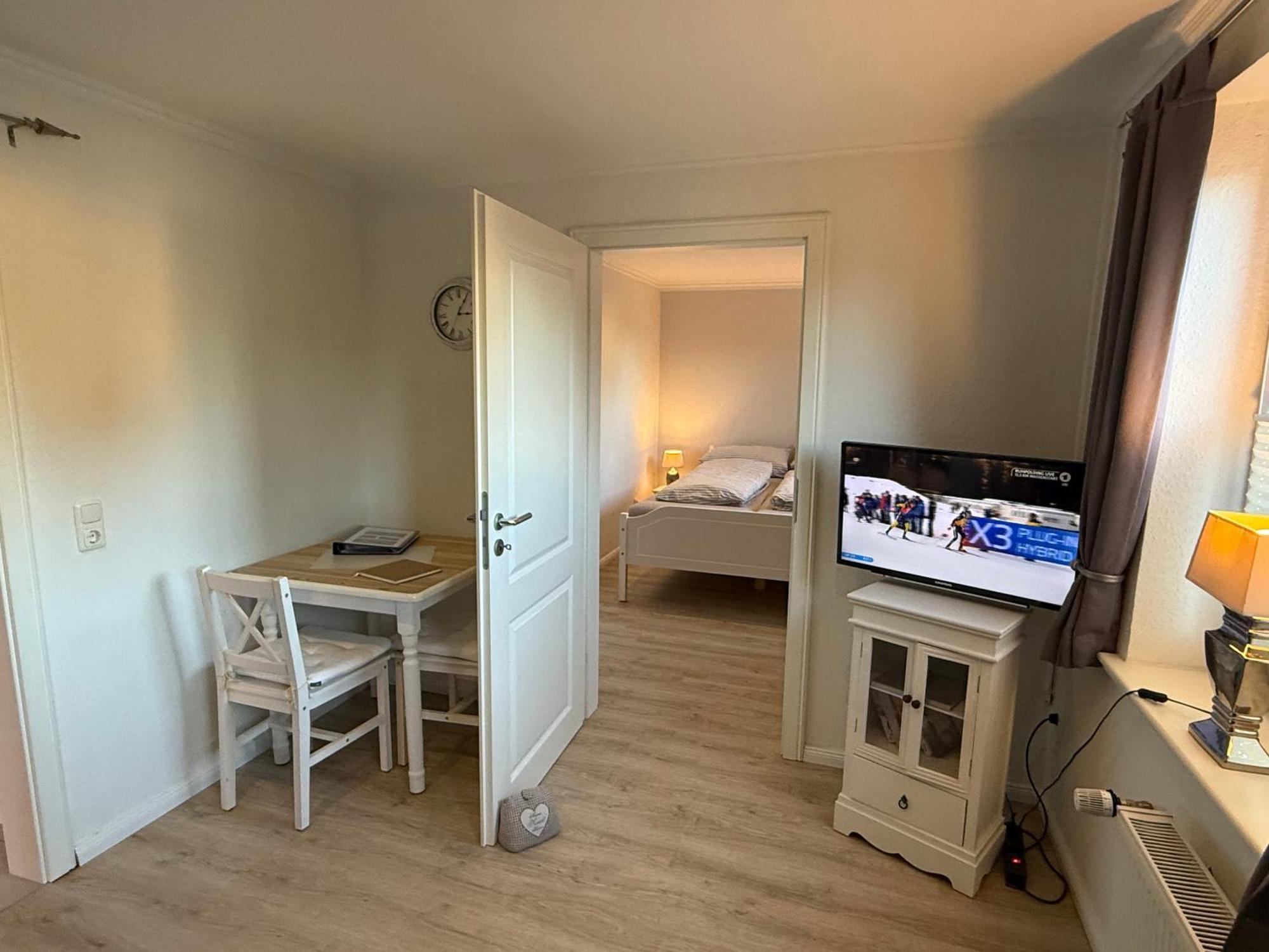 הוסום Ferienwohnung „Ole Karkenwech“ Husum-Roedemis מראה חיצוני תמונה